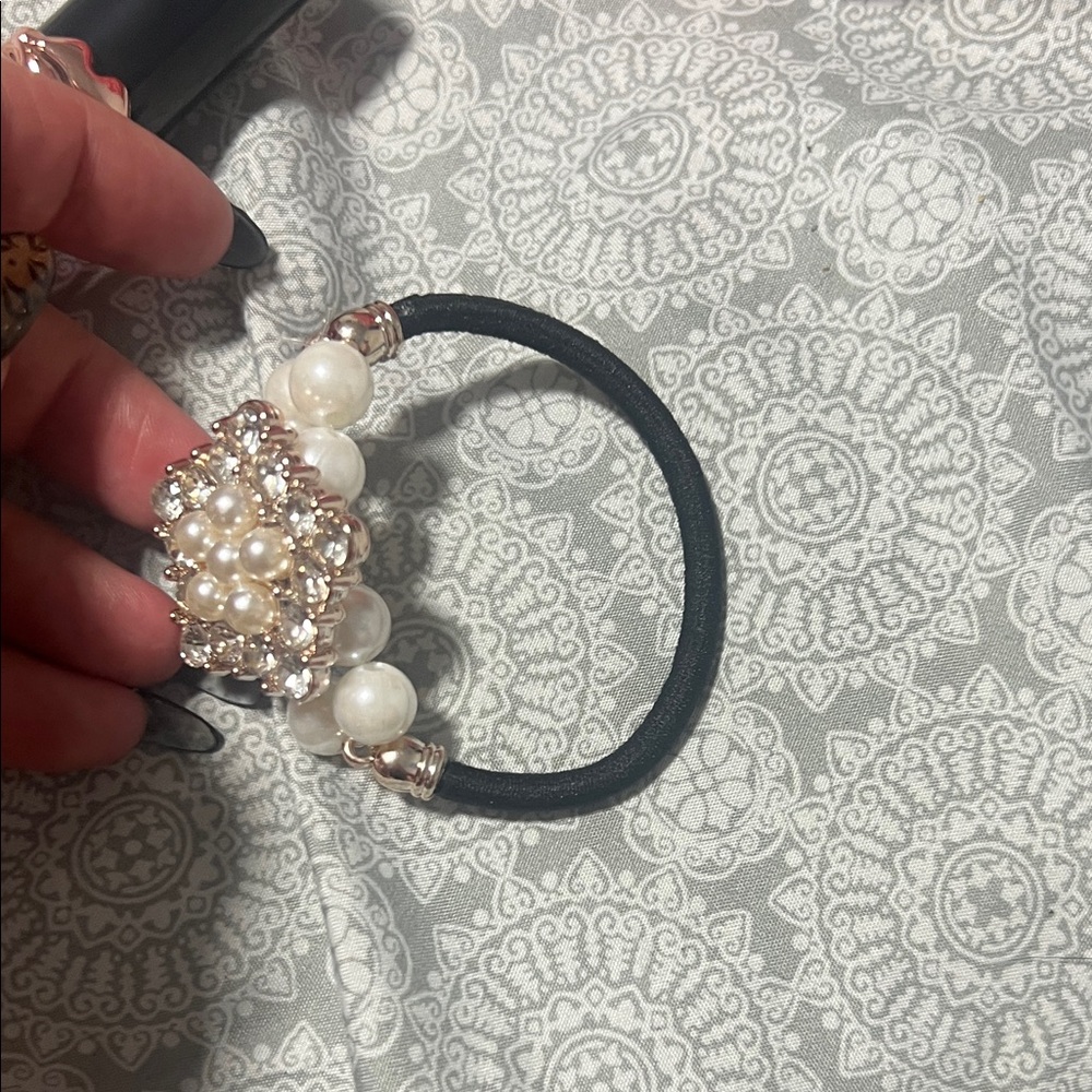 Elegant Pearl and Crystal Hair Tied 8